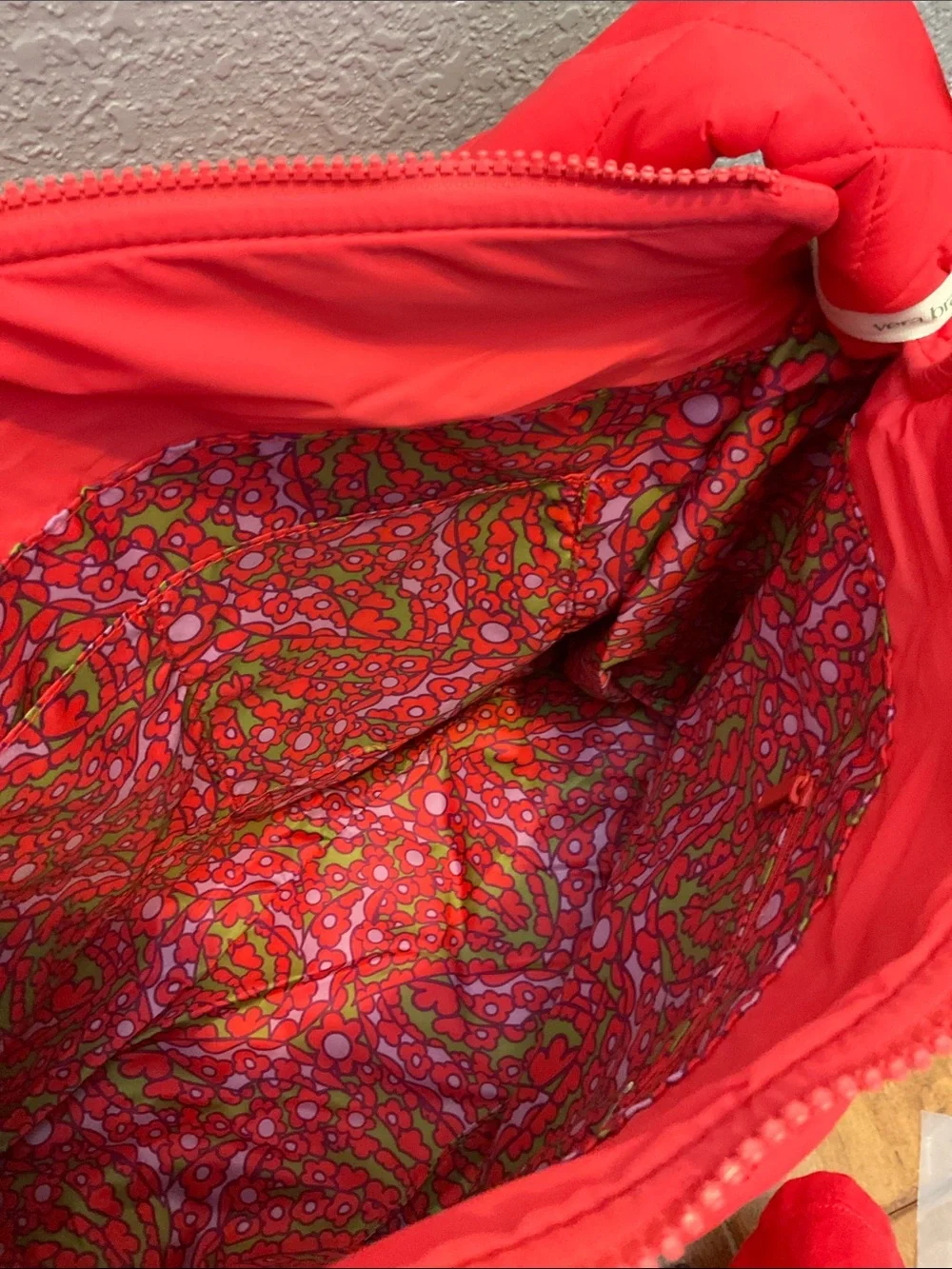 Vera Bradley, Quilted featherweight bag NWT - Picture 4 of 5